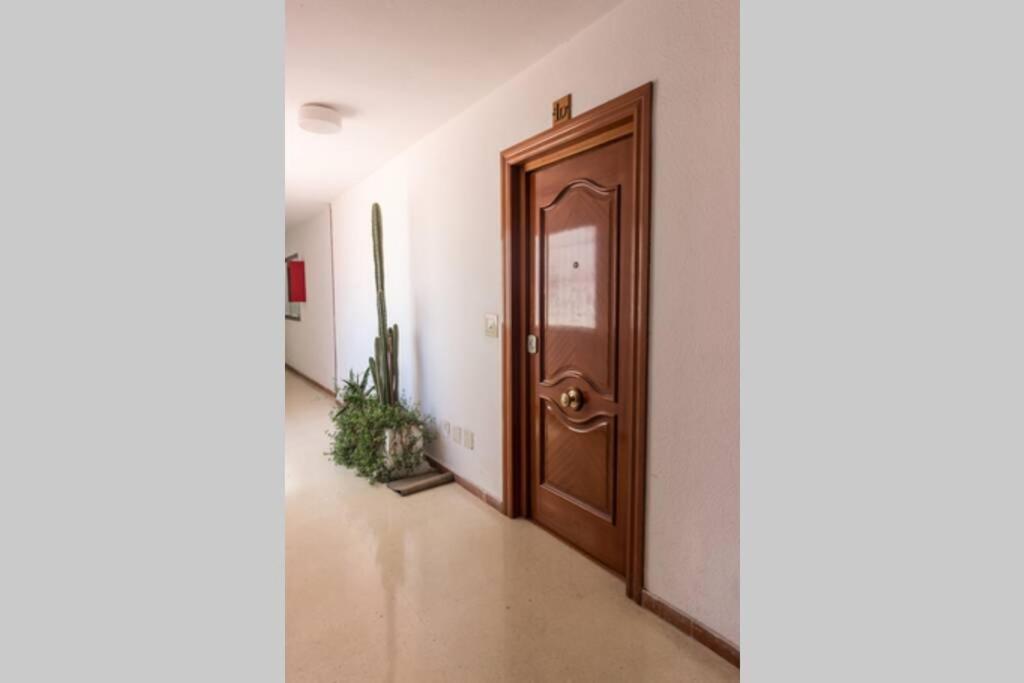 Amplio y luminoso piso para disfrutar del centro de Málaga Esterno foto