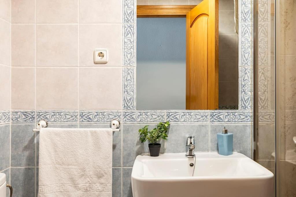 Amplio y luminoso piso para disfrutar del centro de Málaga Esterno foto